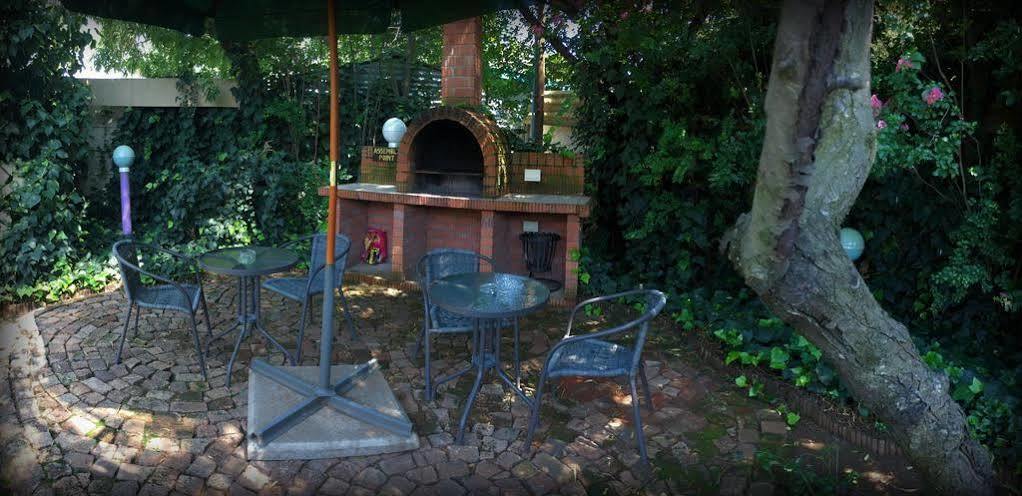 Premiere Guesthouse Bloemfontein Ngoại thất bức ảnh