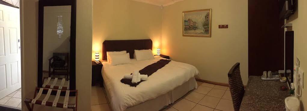 Premiere Guesthouse Bloemfontein Ngoại thất bức ảnh